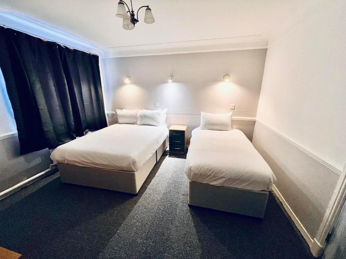 Sneyd Arms Hotel Tunstall Chatterley Eksteriør bilde